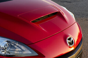 Mazda3-MPS-front bonnet with air skup.jpg