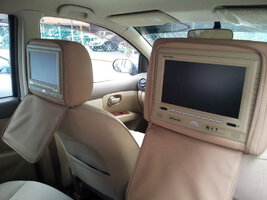 N.Livina seat monitor.jpg