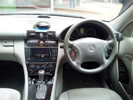 Mec c200 07 interior dash.jpg