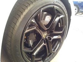 Lambo Lp500 2011 Front tyre.jpg