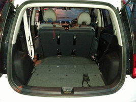 Mitsubishi Bootspace1.jpg