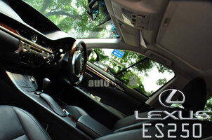 Lexus ES250 - 2.jpg