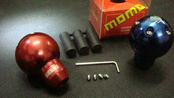 momo gear knob universal 4102..jpg