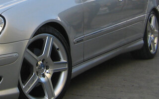 W203 AMG Side Skirt.jpg