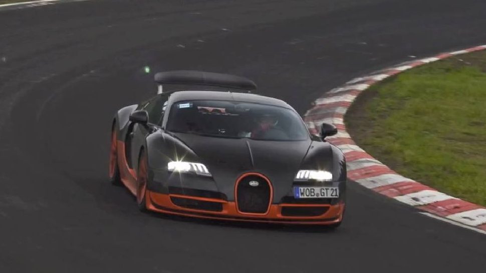 Watch a Bugatti Veyron Pretend It's a Rally Car