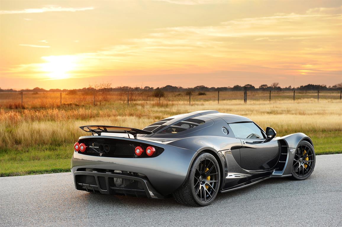 Hennessey Venom GT Steals Top-Speed Crown from Veyron – Goes 427.6kmh ...